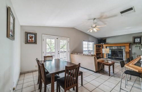 Lakeside Retreat with Private Boat Ramp home - Foto 15