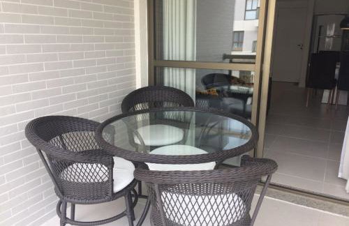 LINDO APTO, FRENTE MAR, VISTA MONTANHA. A 900m DA PRAIA DE ITACURUÇÁ - Foto 10