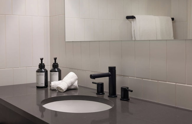 Revival Apartments English Bay - Photo 13