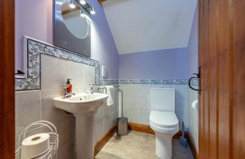 The Owl House - Hot Tub Adventures in Moreton - Pass the Keys - Foto 39