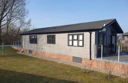 Routh 2-Bed Luxury Lodge Hot Tub & Lake View - Foto 14