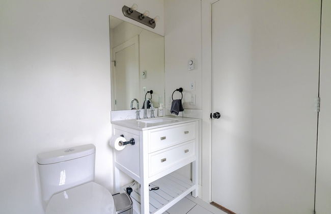 Historical Building 1br 1ba Walk To Roger's Place - Photo 18