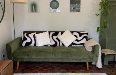 1 mile from Harry Potter Tour Self Contained Flat One bedroom plus new sofa bed in lounge - Foto 3