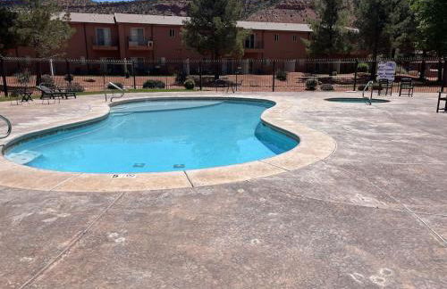 3BR / 2BA Townhome with Pool, Patio, WiFi, Washer/Dryer - Foto 10