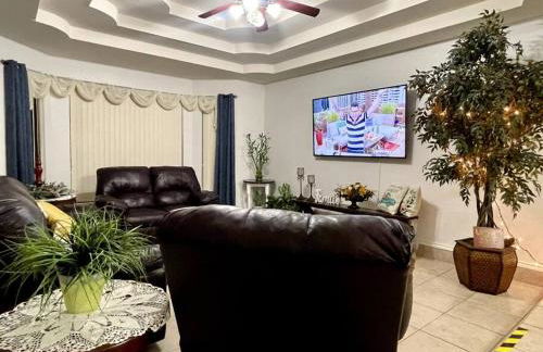 Rest, Relax & enjoy the entire cozy vacational home! - Photo 24