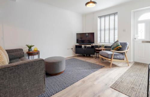 Modern 2 Bed House in Rainham, Kent - Central Location - Foto 8