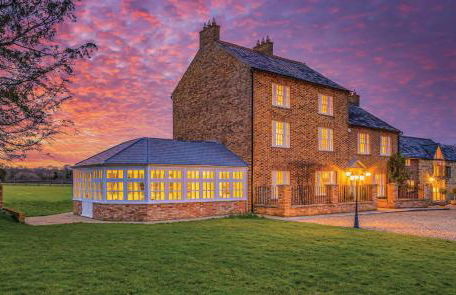 Hardwick Lodge - Photo 1