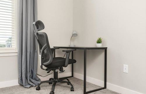 Serene 1BR Perfect Indy Stay - Foto 9