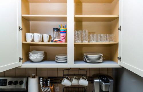 Open Plan Arcade Home with Natural Hardwoods Sleeps 10 - Foto 19