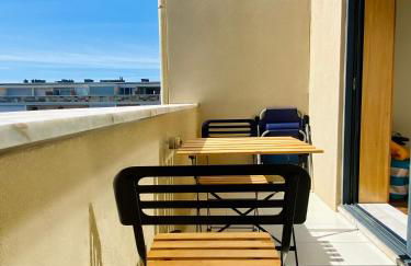 Serene Coastal Retreat with king Bed & Pool in Lavra - Foto 34