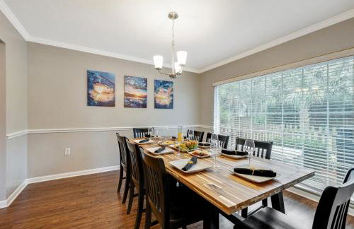 Exquisite Retreat with Heated Pool for 14 Guests, Pool Table Paradise! - Foto 26