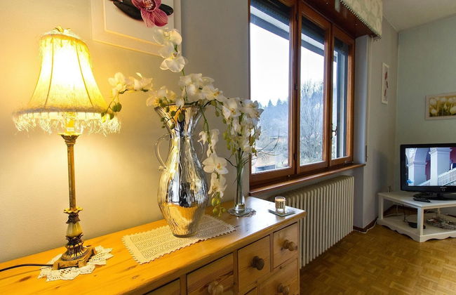 Connie s Apartment in Monvalle - Photo 2