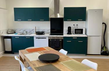 Maison Spacieuse 12pers et 4 SdB - Tout Confort - Parking Gratuit - Foto 1