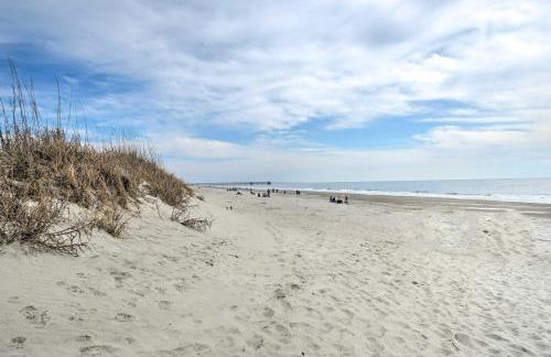 Marina and Beach Club Access Condo in Southport - Foto 3