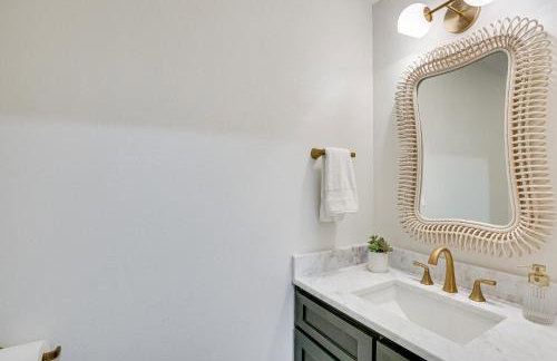 Dock and Fire Pit Cedar Creek Lakefront Retreat! - Foto 11