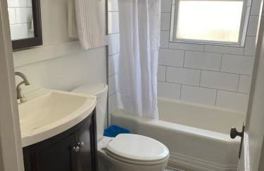 DOWN TOWN BUNGALOW Entire home available - Foto 15