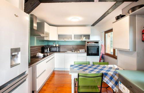 Le Chalet Panoramique Jaccuzi Parking Vue Montagne - Foto 18