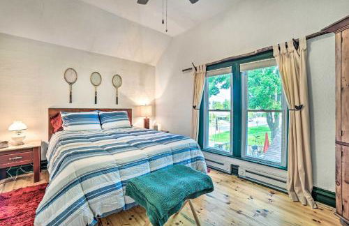 Elegant 1905 Home Steps to Torch Lake and Dtwn - Foto 20