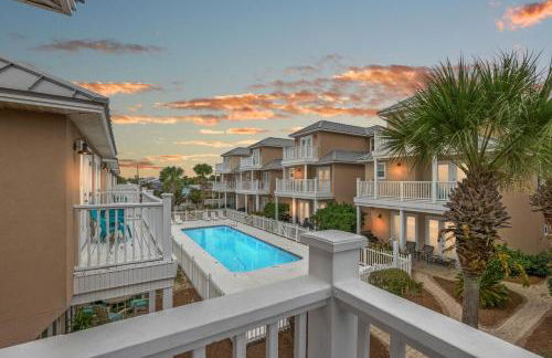 Escape to Sand Dollar Holler: Coastal Retreat, 3 Beds, 2.5 Baths, Sleeps 10! - Foto 157