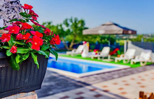 Countryside holiday home - pool - big terrace - Foto 11