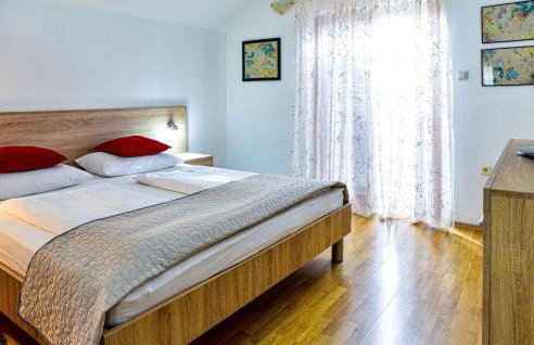 Stunning Home In Smokovic - Photo 28