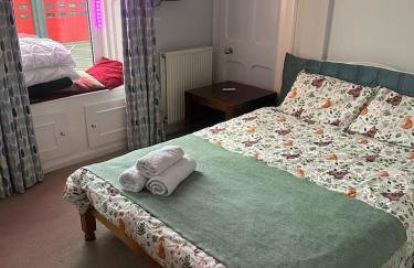 Charming City Flat for Couples & Families - Foto 6