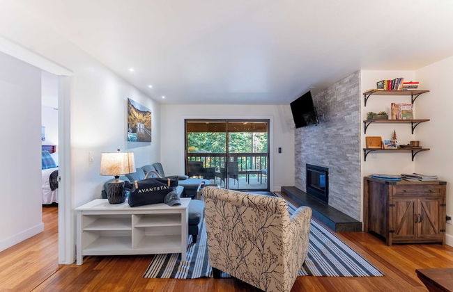 Walk to Lake, Dining+shops 5mins to Ski Resort Incline Paradise by Avantstay - Photo 7