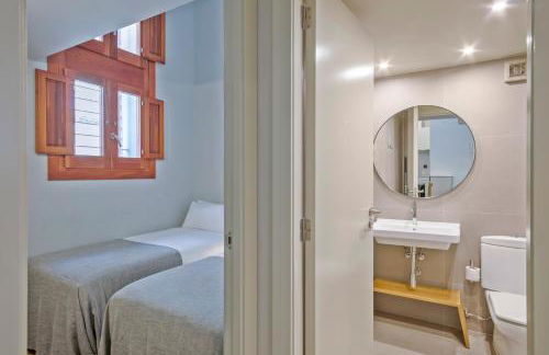 Uma Suites Barceloneta Beach - Photo 44