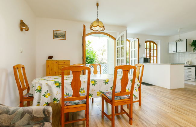 4 bedroom House in Siófok with garden and terrace - Photo 17