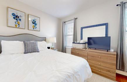 Modern,02 mile to Northeastern, in unit laundry - Foto 13