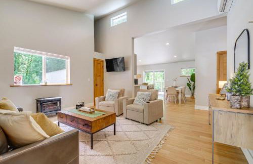 Deck, Hot Tub and Views Sleek Getaway in Index! - Foto 3