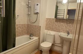 Stylish 2 Bed Home with parking - Foto 8
