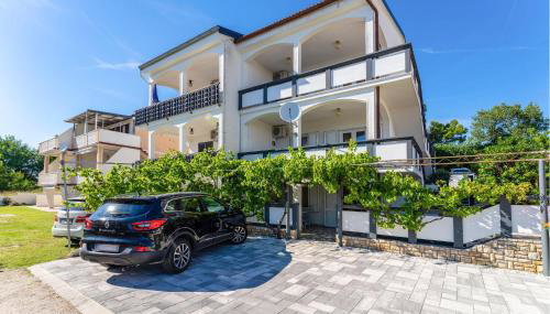 Stunning Apartment In Rtina - Foto 2