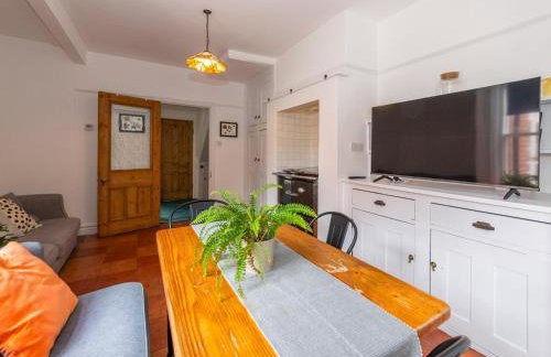 Central Caversham Traditional English House Pass the Keys - Photo 12