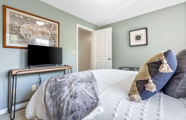 Maine Adventure 3BR Oasis Awaits! - Photo 5