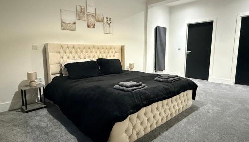 Luxury home 5 bedroom 3 bathroom games room parking - Foto 2