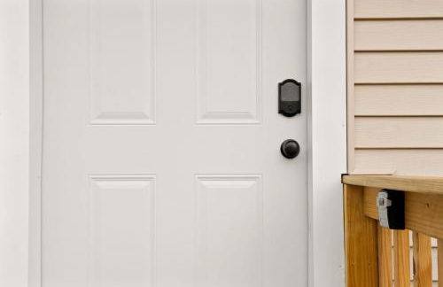 Comfort Cabin - 2BD Family Getaway in Creve Coeur - Photo 27