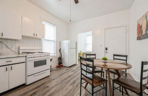 Cozy Two Bedroom Unit near Lakeview Lincolnpark Wrigley - Foto 4