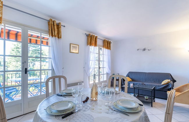 1 bedroom Apartment in Carqueiranne with garden - Photo 2