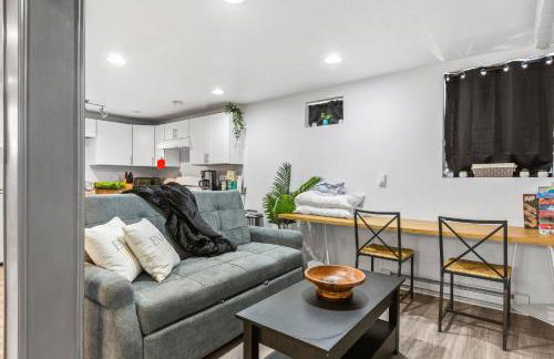 Basement with Full Kitchen and Near Downtown - Photo 3