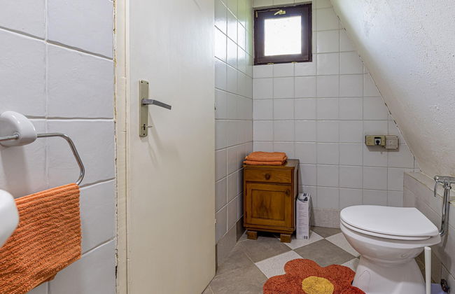 Riverside House With Hot Tub - Photo 16