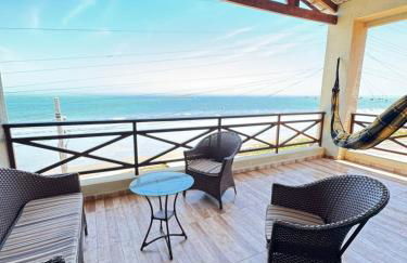 Casa da Maré Pé na areia Suítes climatizadas e deck vista mar - Foto 1