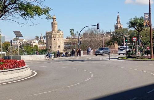 Virgen del Valle, los Remedios, junto al centro y Triana, Sevilla - Foto 1