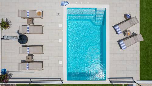 Villa Nacle with Heated Pool and Large Playground near Omis and Split - Foto 5, sunbed