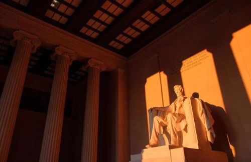 Luxury 3BR with Parking in Heart of DC - Steps to Metro - Foto 49