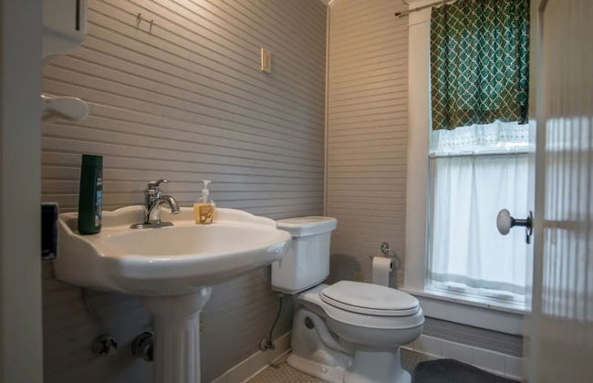 Sophistication Charm In The Heart Of Cooper Young - Photo 14