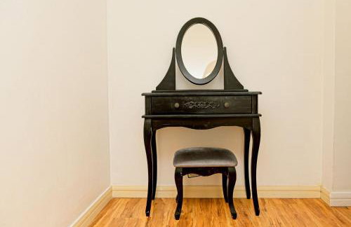 Birmingham City Centre Beautiful Apartment Walking Distance to Bullring Shopping Centre Private Parking - Photo 20