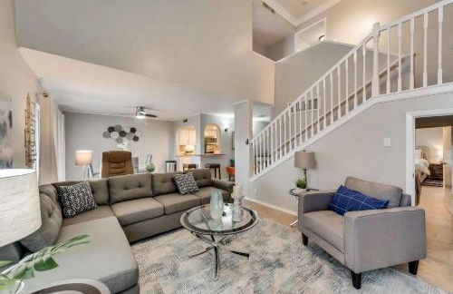 Stylish Furn 3BD Condo Six Flag Grand Prairie GP64A - Foto 1