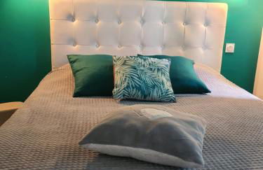 "Le Petit Paradis" au Centre Ville d'Oyonnax - Foto 30