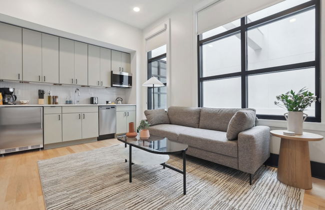 Roami at 714 Canal - Photo 40